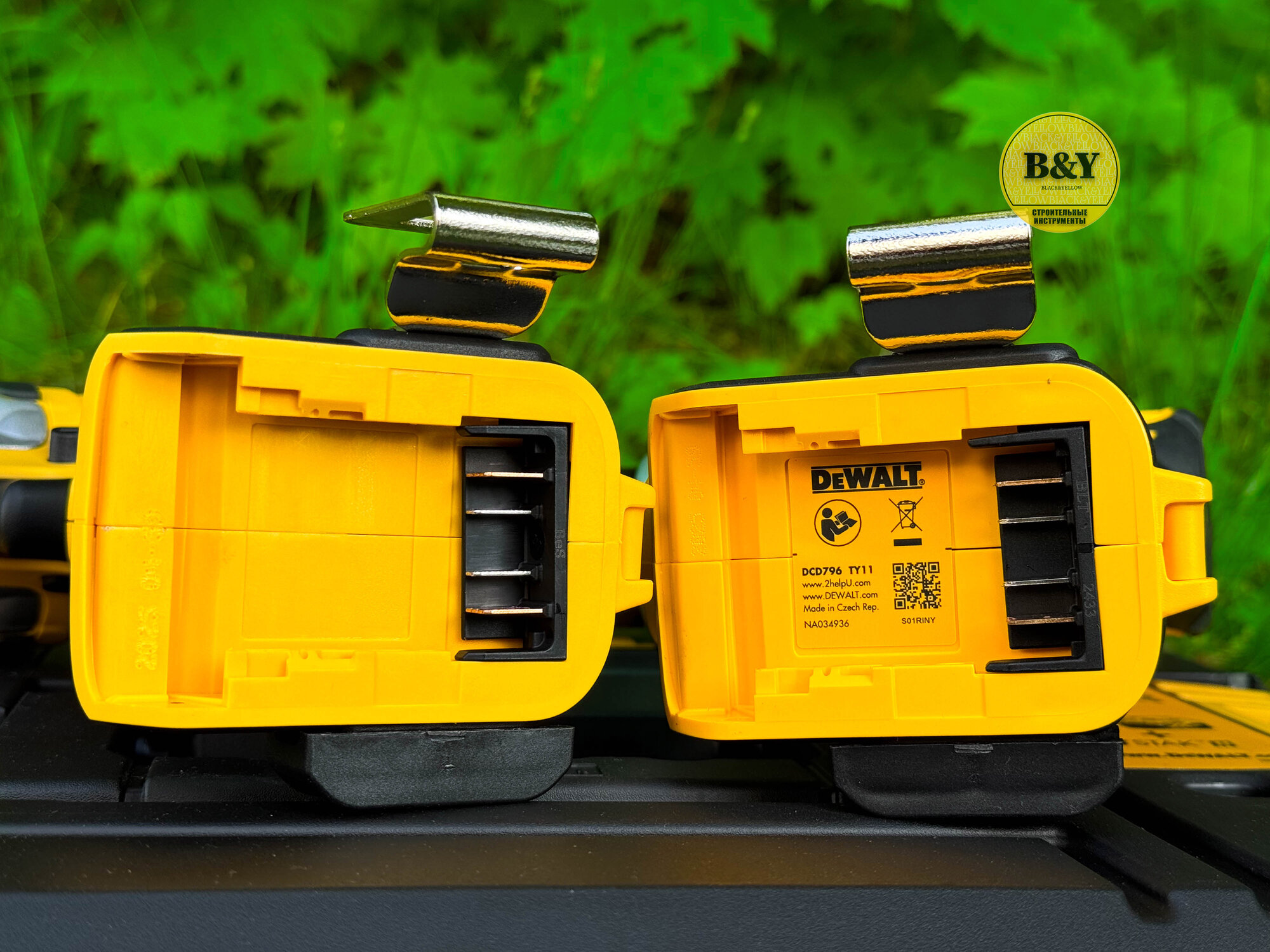 Набор инструментов DeWalt DCK266P2T, ударная дрель и шуруповерт, 2 аккумулятора и ЗУ — фото 1