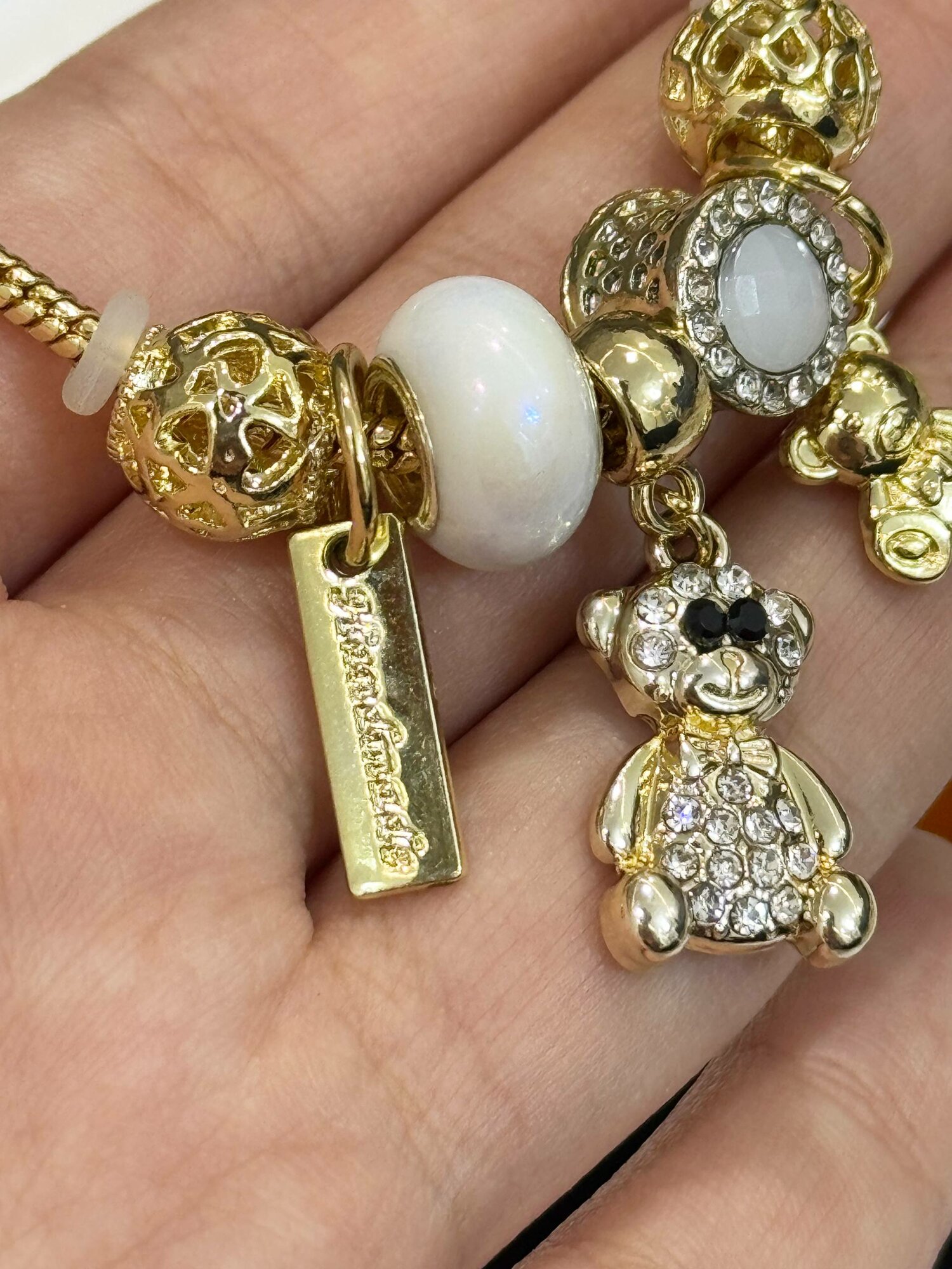 Жесткий браслет, размер 19 см, диаметр 19 см, белый, золотистый — фото 1