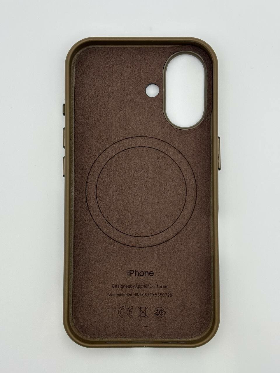 Чехол-накладка кожаный Leather Case с MagSafe на iPhone 16-Taupe — фото 1