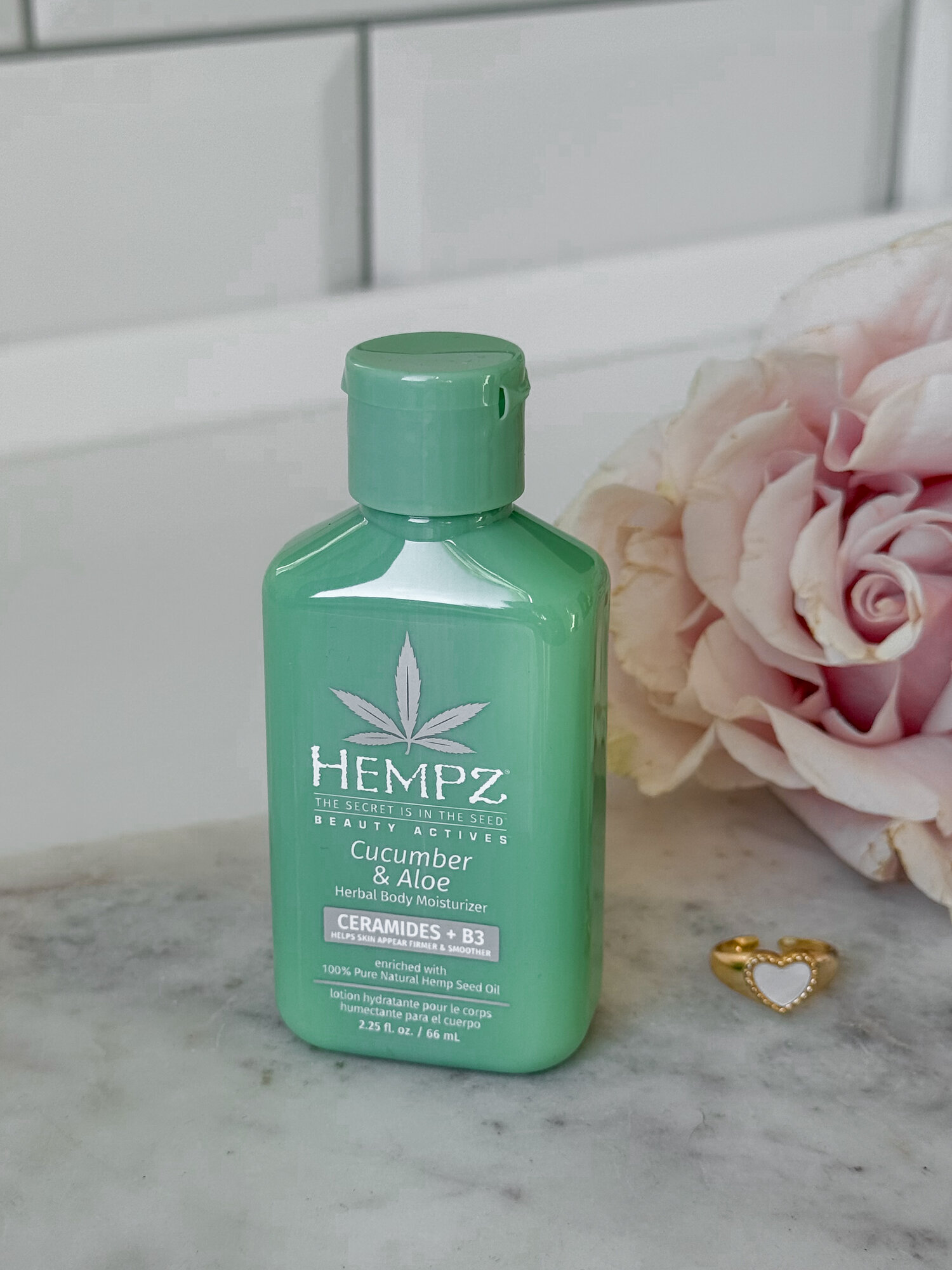 Изображение Hempz Beauty Actives Cucumber and Aloe Moisturizer - Молочко для тела с церамидами и В3 Огурец и Алое