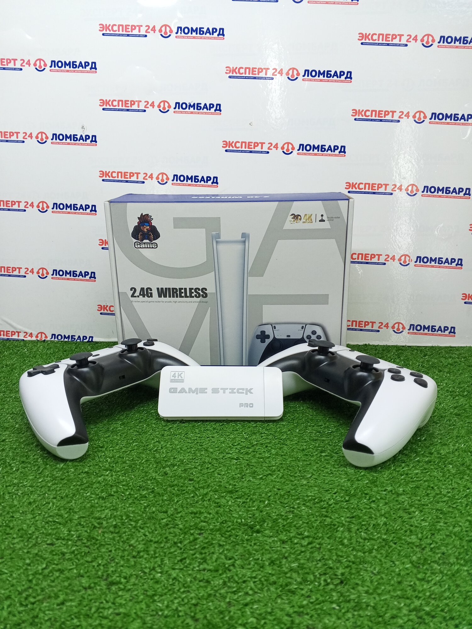 Портативная игровая приставка консоль Game Stick Pro M15 (4KPro) с ретро играми Junior, Sega, Nintendo, (PS) Плейстейшн