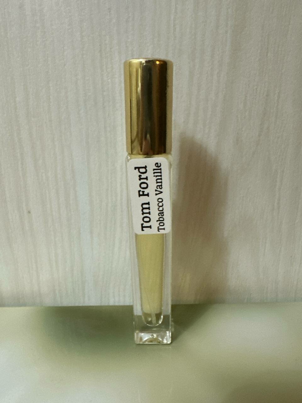 Tom Ford Tobacco Vanille – это роскошные, теплые и чувственные духи 10mл