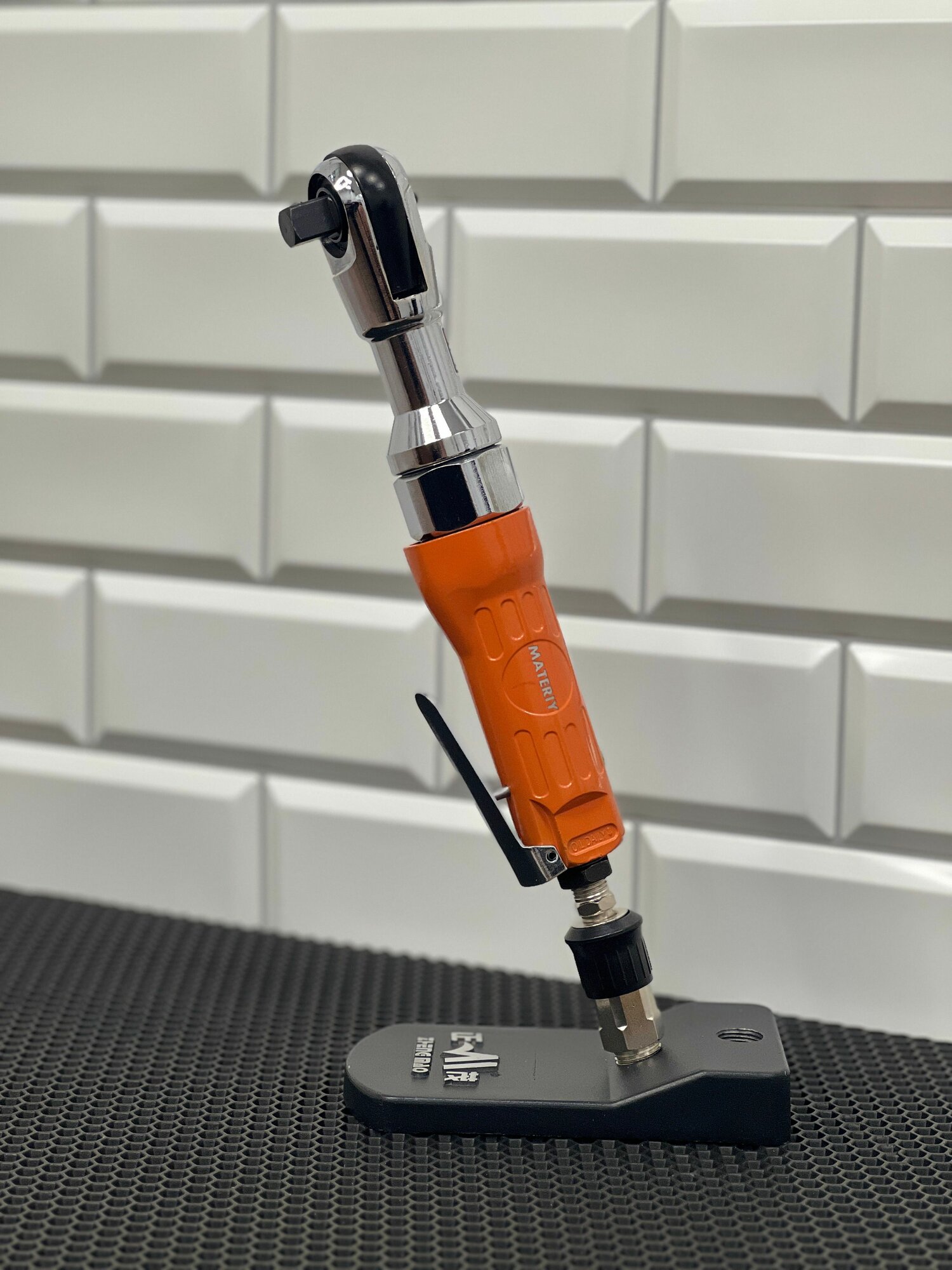 Трещотка пневматическая 1/2 (68 N.m)