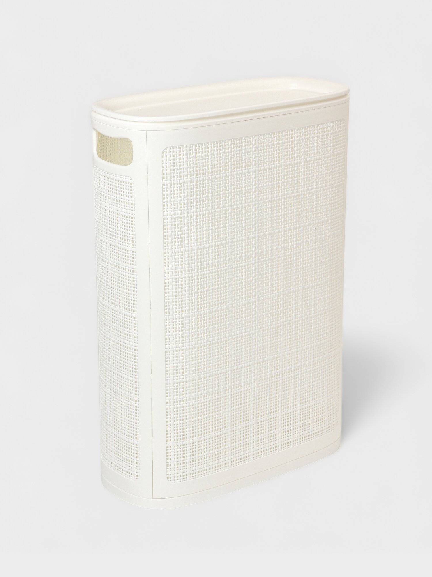 Плетёная корзина для белья с крышкой 