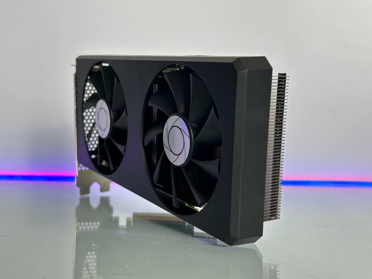 Видеокарта MSI GeForce RTX 3060 Ti TWIN FAN 8G (RTX 3060 Ti TWIN FAN 8G OC LHR) — фото 1