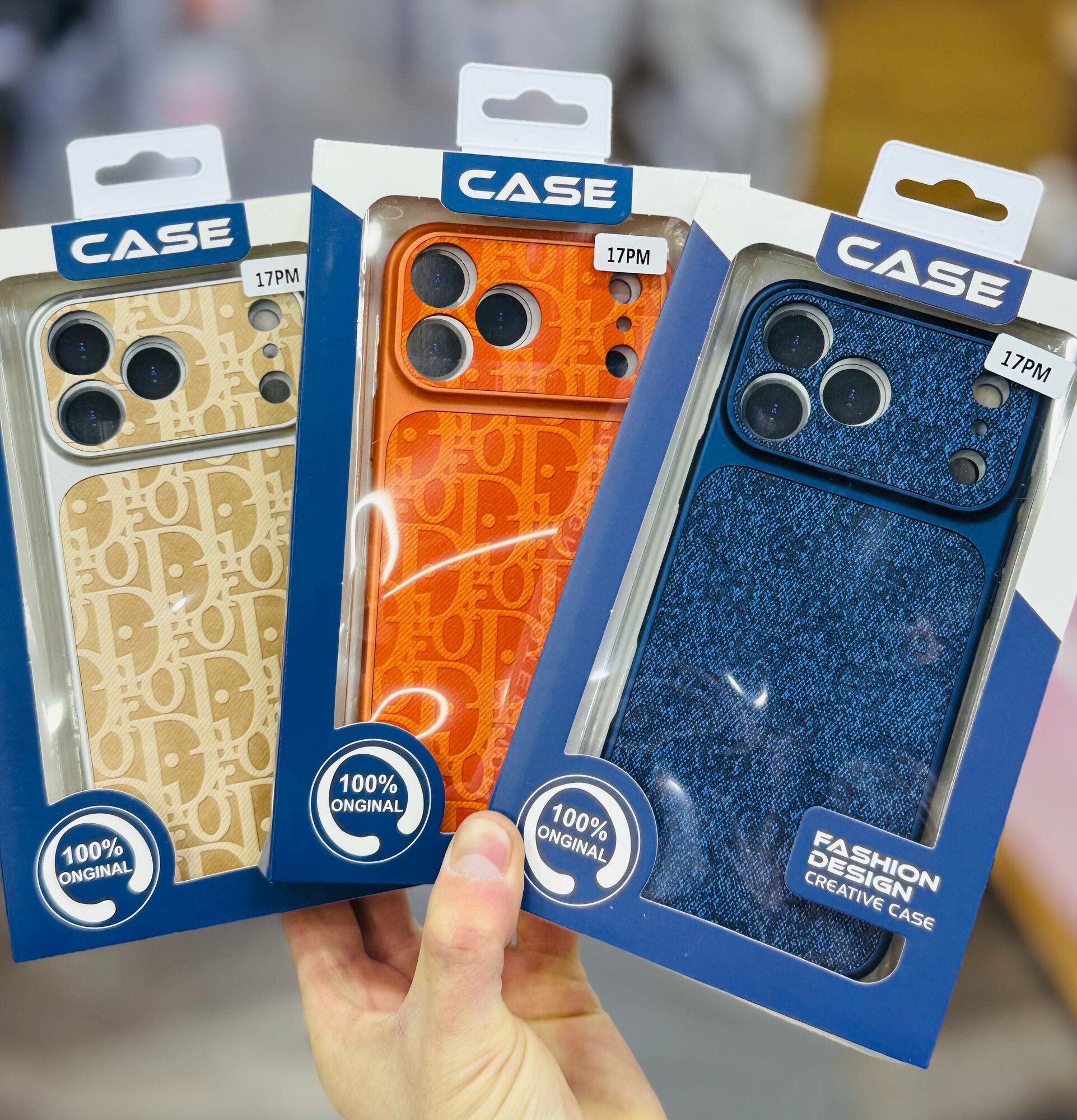 Премиальный защитный чехол с монограммным узором для iPhone 17 Pro — фото 1