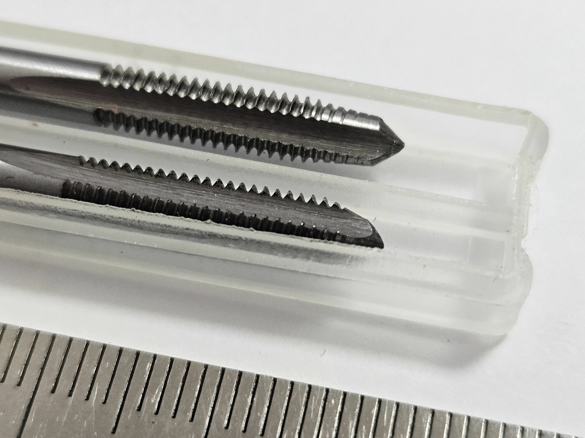 Метчик левый м/р М4х0,7 комплект из 2х шт. — фото 1