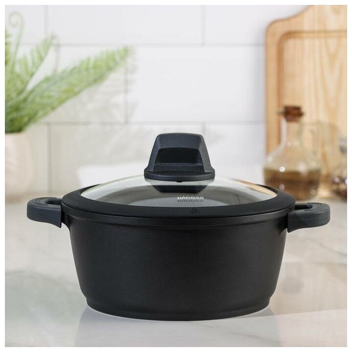 Изображение Кастрюля с антипригарным покрытием, 2,4 литра, с крышкой, DARA