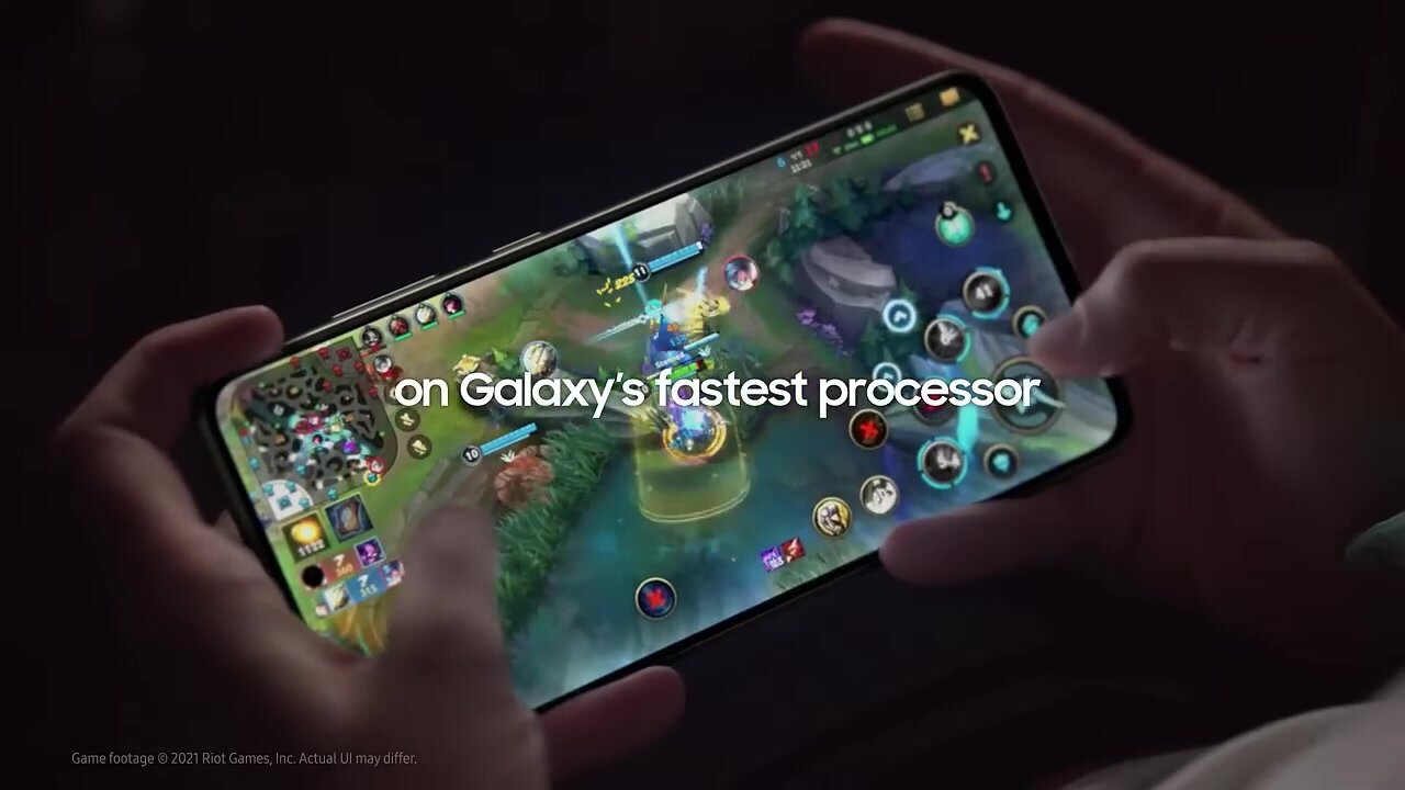Смартфон Samsung Galaxy S21 FE — фото 1