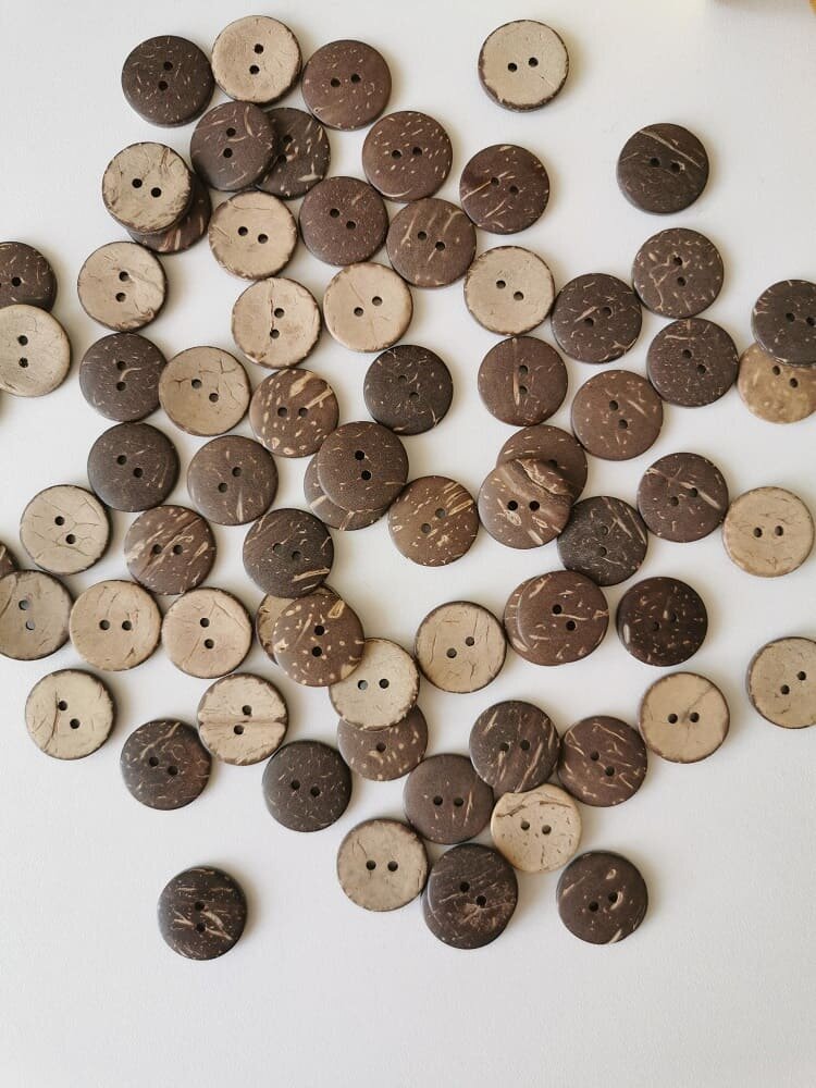 Пуговицы из кокоса гладкие, 2 прокола d 10мм 20 шт.