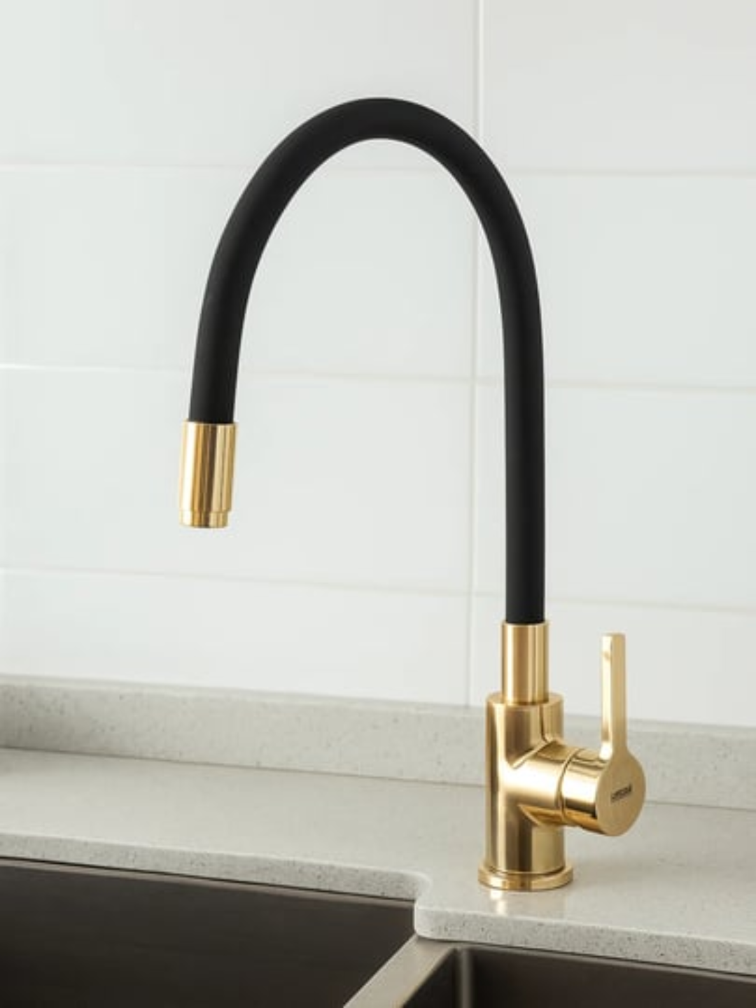 Универсальный смеситель с гибким изливом для кухни и умывальника