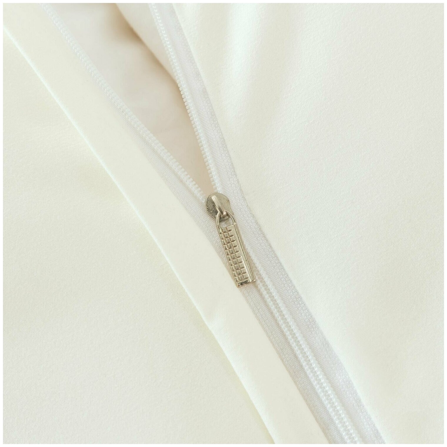Комплект постельного белья Однотонный Сатин Вышивка на резинке CHR037 Евро 160x200 - фотография № 5