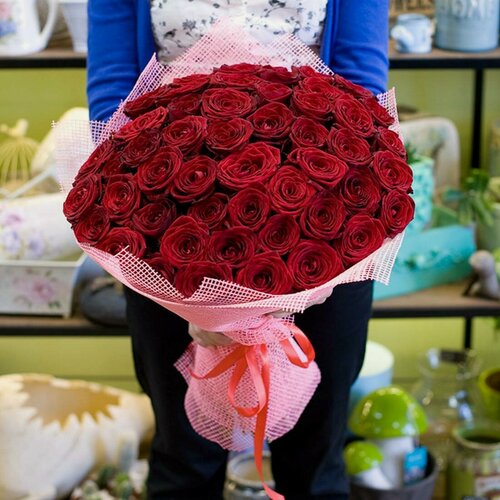 Изображение товара Букет из 51 красной розы Charlotte, высота 50 см, подарочная упаковка