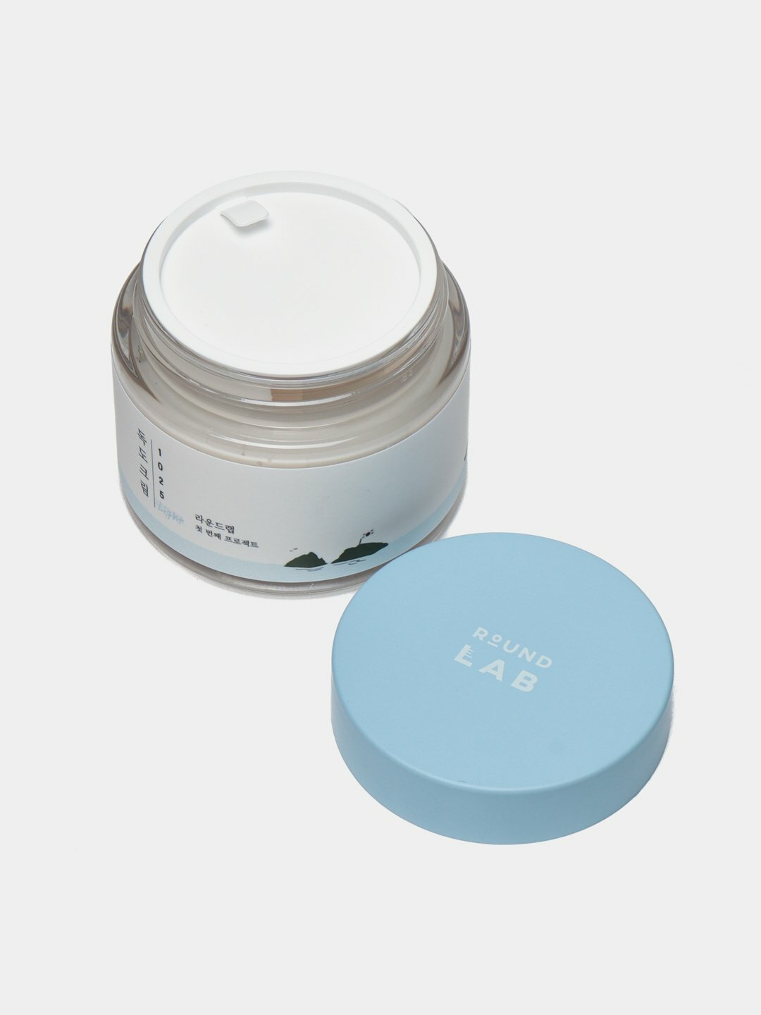 Легкий увлажняющий крем с минералами Round Lab 1025 Dokdo Light Cream, 80 мл — фото 1