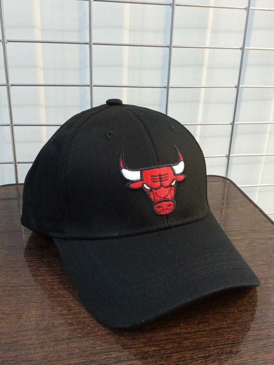 Для баскетбола ЧИКАГО БУЛЛС кепка летняя баскетбольного клуба NBA CHICAGO BULLS (США) бейсболка с регулировкой размера ЧЁРНАЯ