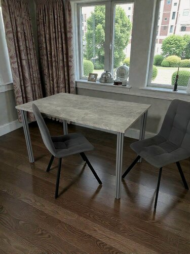 Изображение товара Дизайнерский стол обеденный/ цвет столешницы Бетон Светлый, 130*80 см. Ножки серый хром.