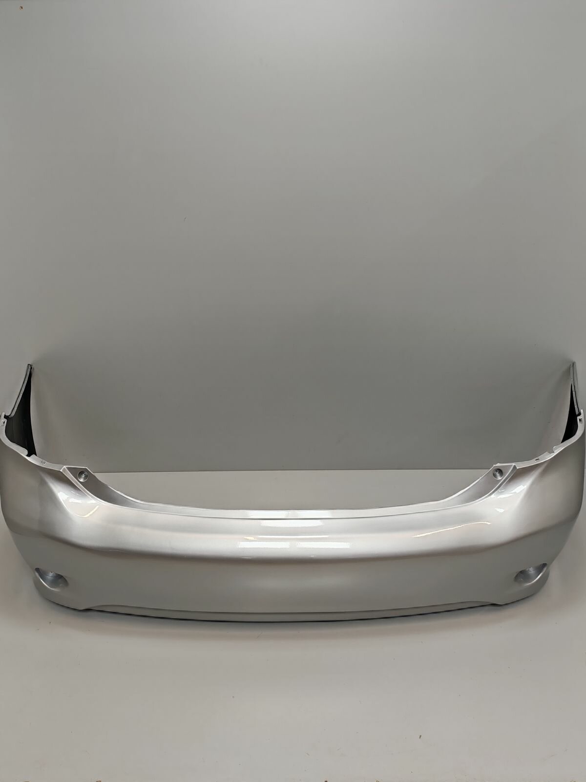 Бампер задний в цвет кузова для Тойота Королла Е150 Toyota Corolla E150 (2006-2010) 1F7 - ULTRA SILVER - Серебристый