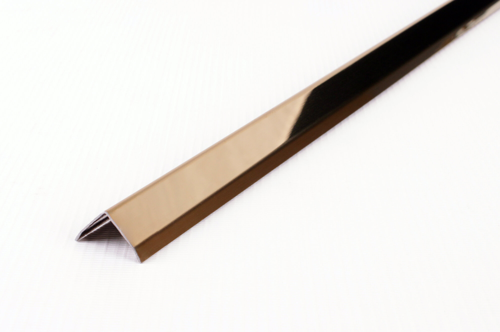 Наружный угол из нержавеющей стали под золото/латунь полировка 20х20х3000мм L-2