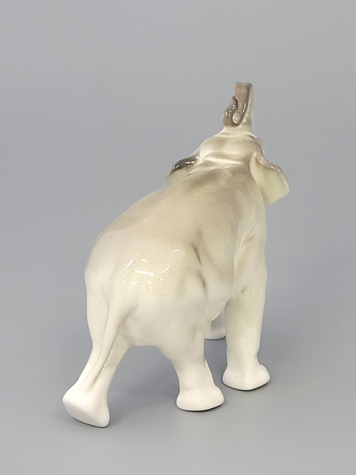 Фарфоровая статуэтка Слон ( малый размер) Императорский фарфоровый завод — фото 1