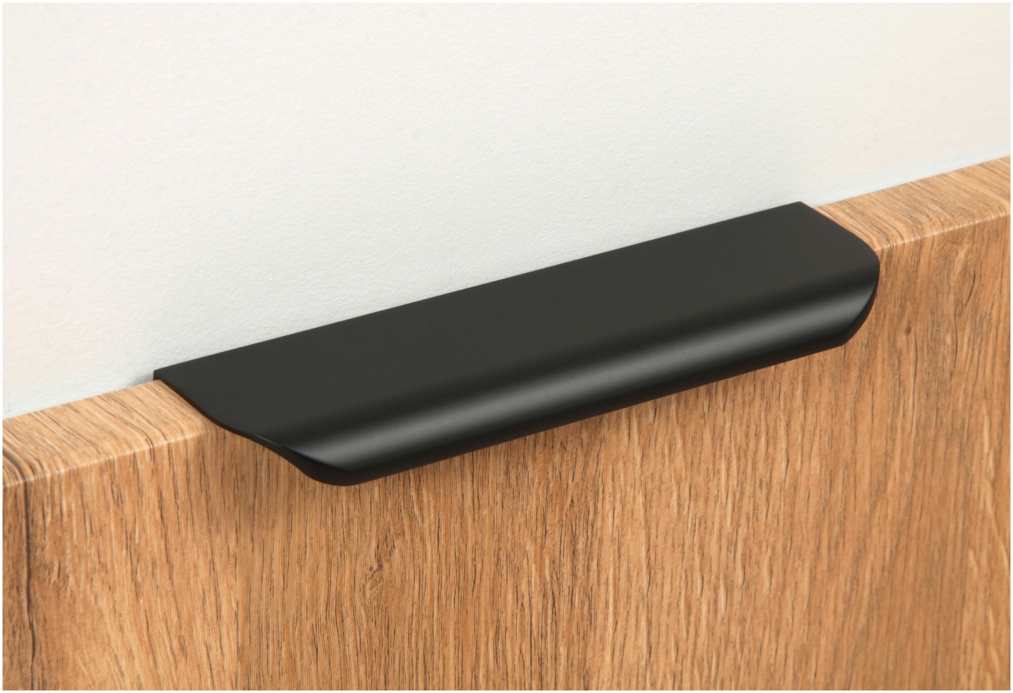 Мебельная ручка торцевая MONTE, комплект 2 шт, длина - 197 мм, установочный размер - 160 мм, цвет - Чёрный матовый, алюминий - фотография № 5