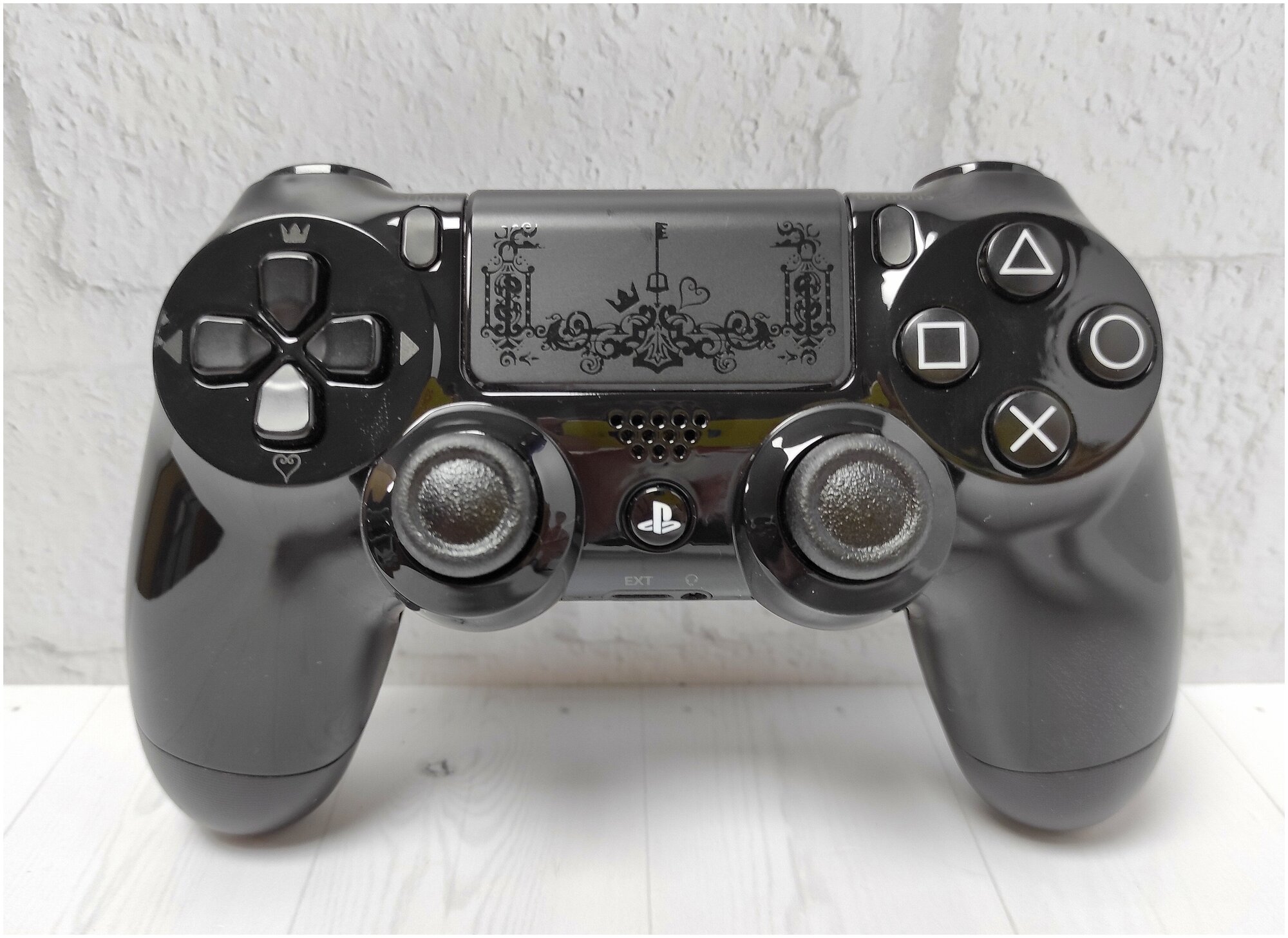 Геймпад для консоли PS4 PlayStation 4 DualShock 4 v2 Kingdom Hearts Limited Edition