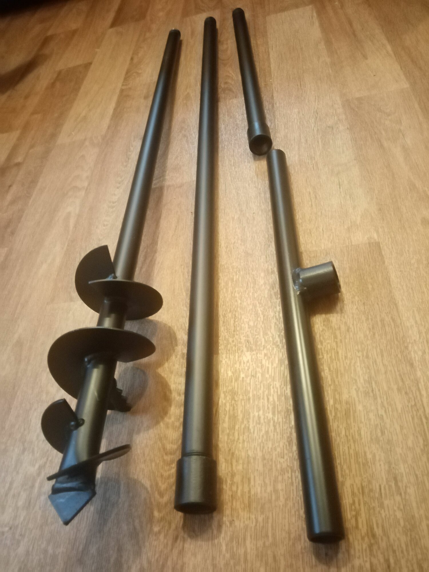 Бур садовый 3х шнековый D-100мм x25 метра Т-образная рукоятка металлический чёрный