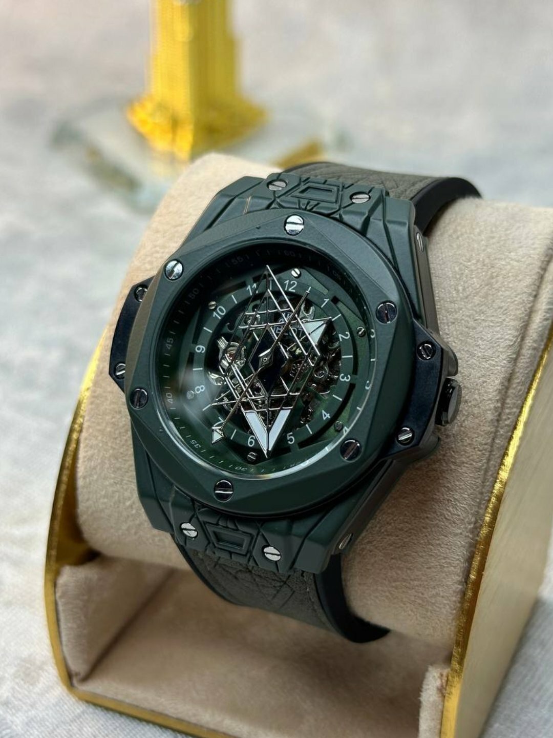 Наручные часы 120, оранжевый, красный, мультиколор, бордовый, коралловый, лиловый, бежевый, горчичный, белый, бирюзовый, зеленый, желтый, голубой, золотой, коричневый, бесцветный — фото 1