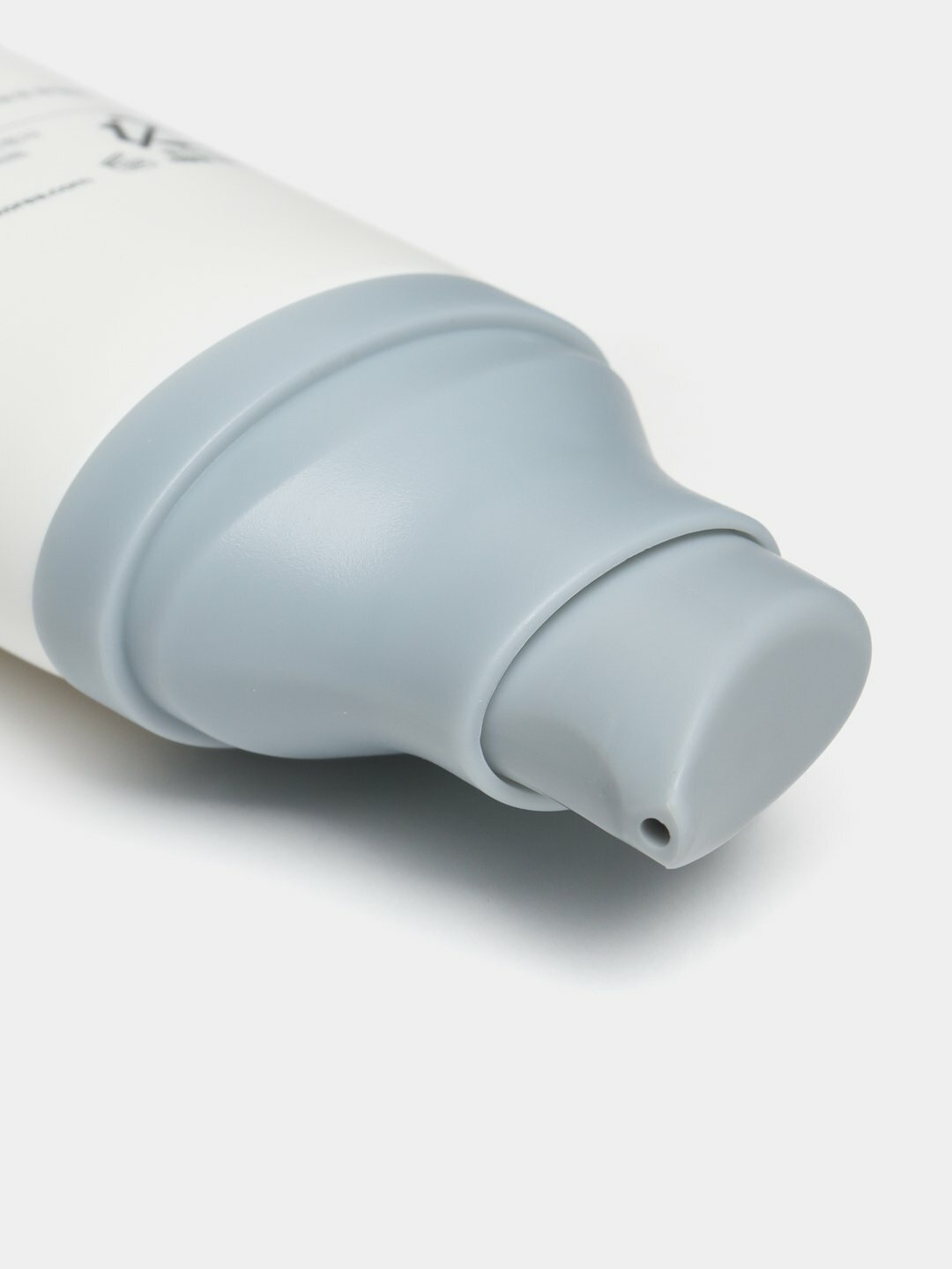 Солнцезащитный крем Skin1004 Madagascar Centella SPF50+ PA+++++, 50 мл — фото 1