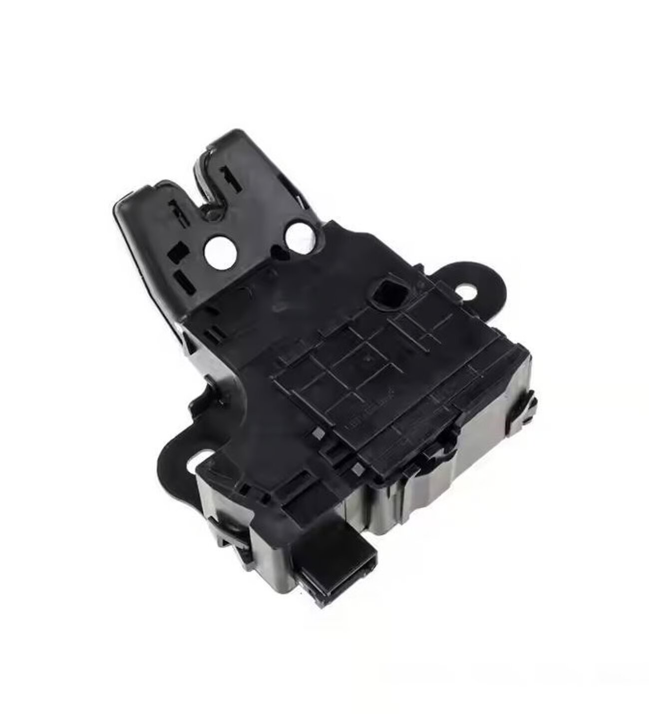 Замок багажника Кобальт прочный и надёжно защищает вещи