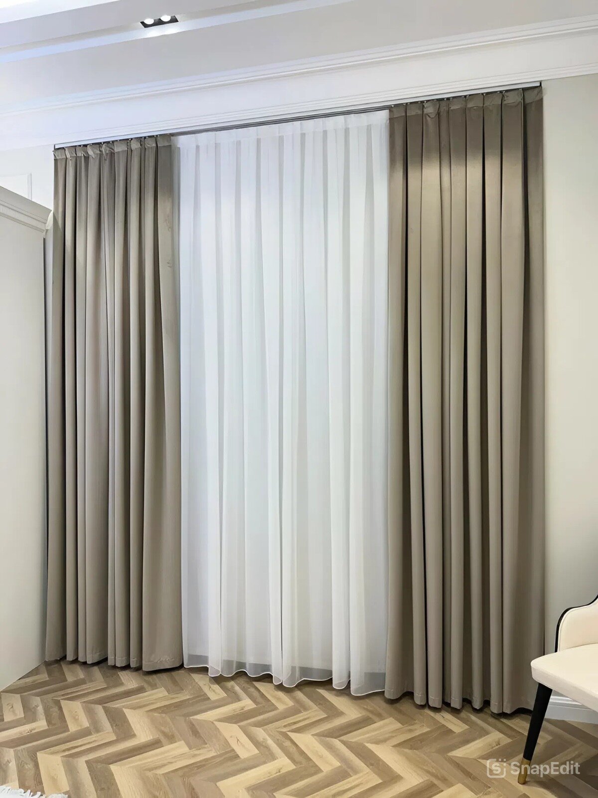 Комплект из 2 штор размером 200х280 см и тюли размером 600х280 см