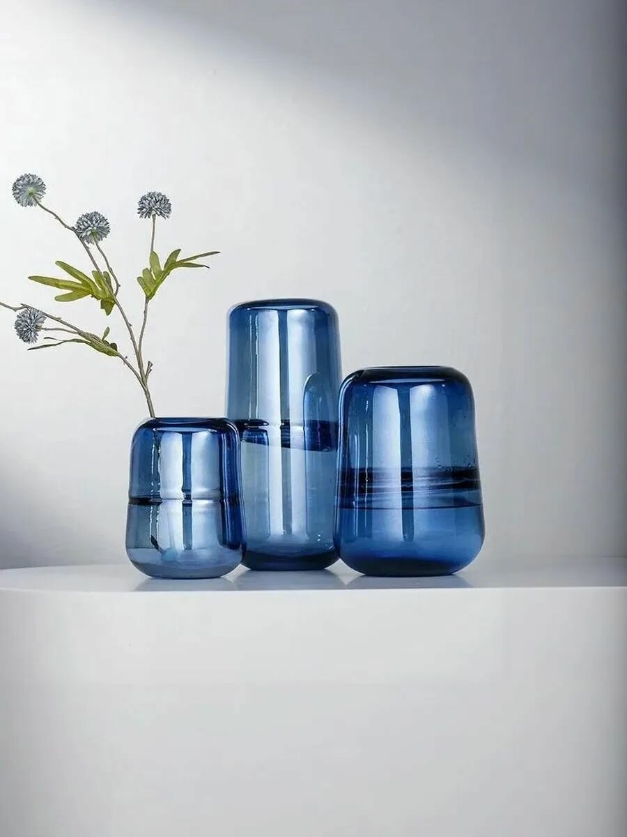 Ваза стеклянная интерьерная, 12*12*30см, настольное размещение, цвет голубой — фото 1
