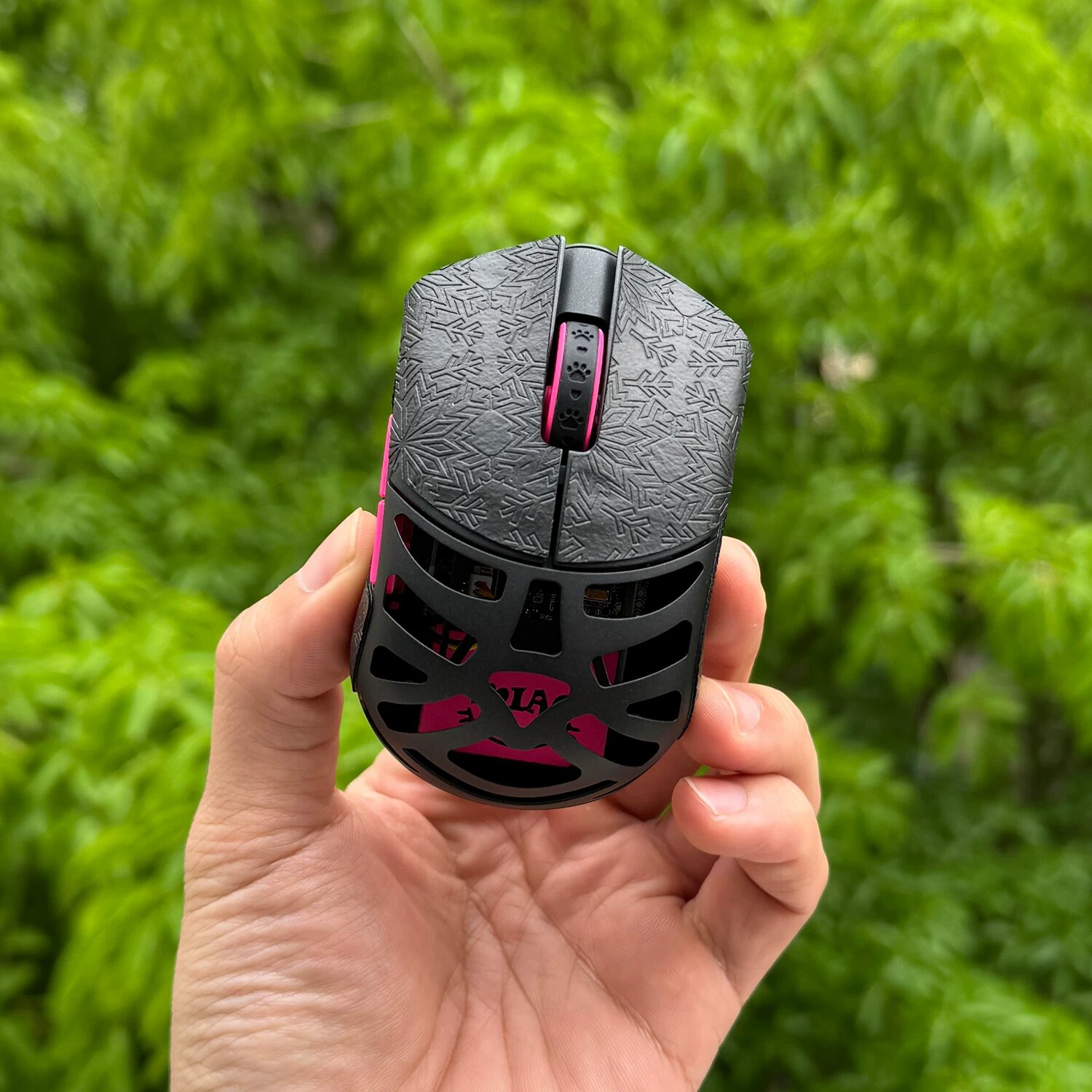 Накладка для мыши Terra XD9PT с узором снежинка в чистом черном цвете