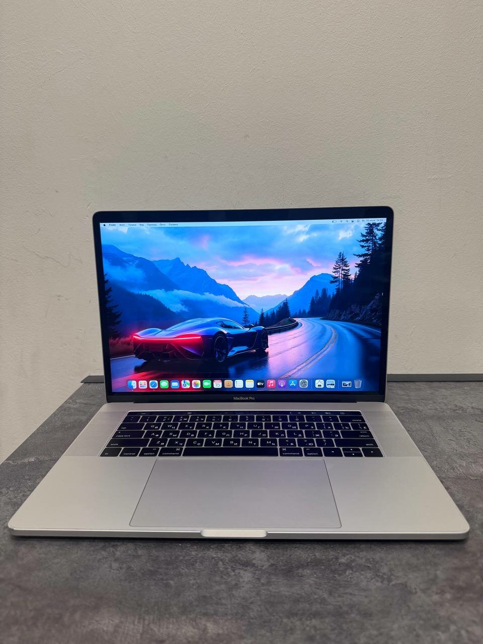 15.4" Ноутбук Apple MacBook Pro 15 2016,2880x1800, Intel Core i7 2.7 ГГц, RAM 16 ГБ, SSD 512 ГБ, Radeon Pro 455 2 Гб, macOS