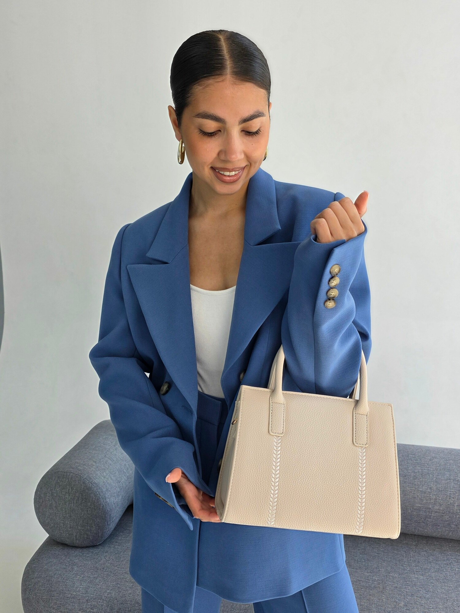 Сумка кросс-боди Evangelina May, фактура зернистая, бежевая — фото 1