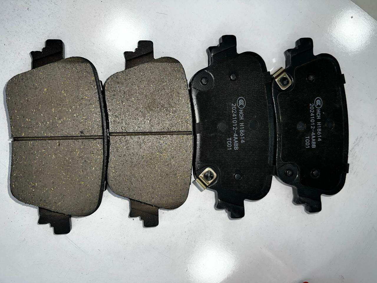 Тормозные колодки CHE MA CHI, для Zeekr 007 и Aito Seres M9, задние, дисковые, 4 шт, черные — фото 1