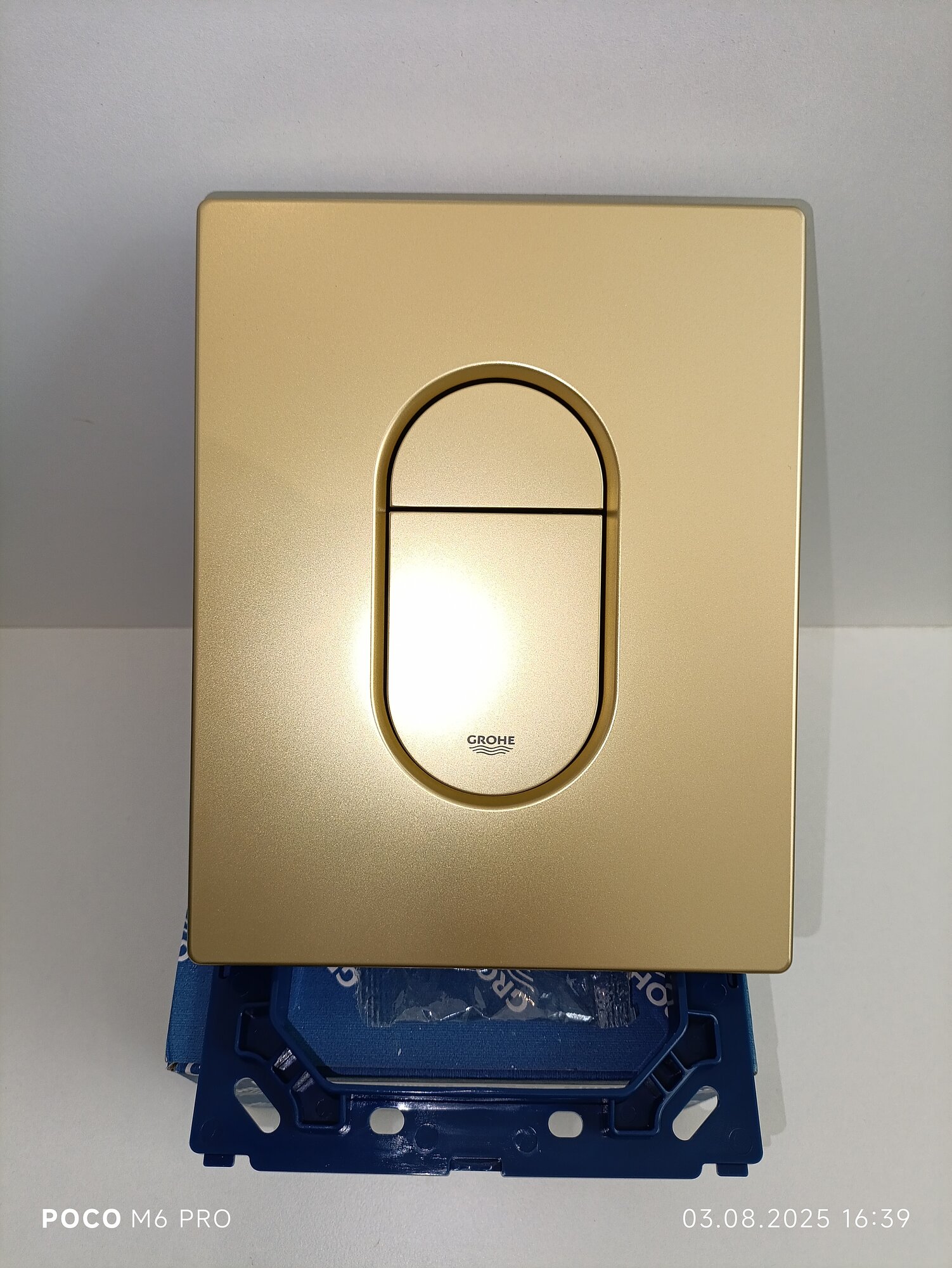 Кнопка смыва инсталляции Grohe Arena 38844GMO (золото матовое)