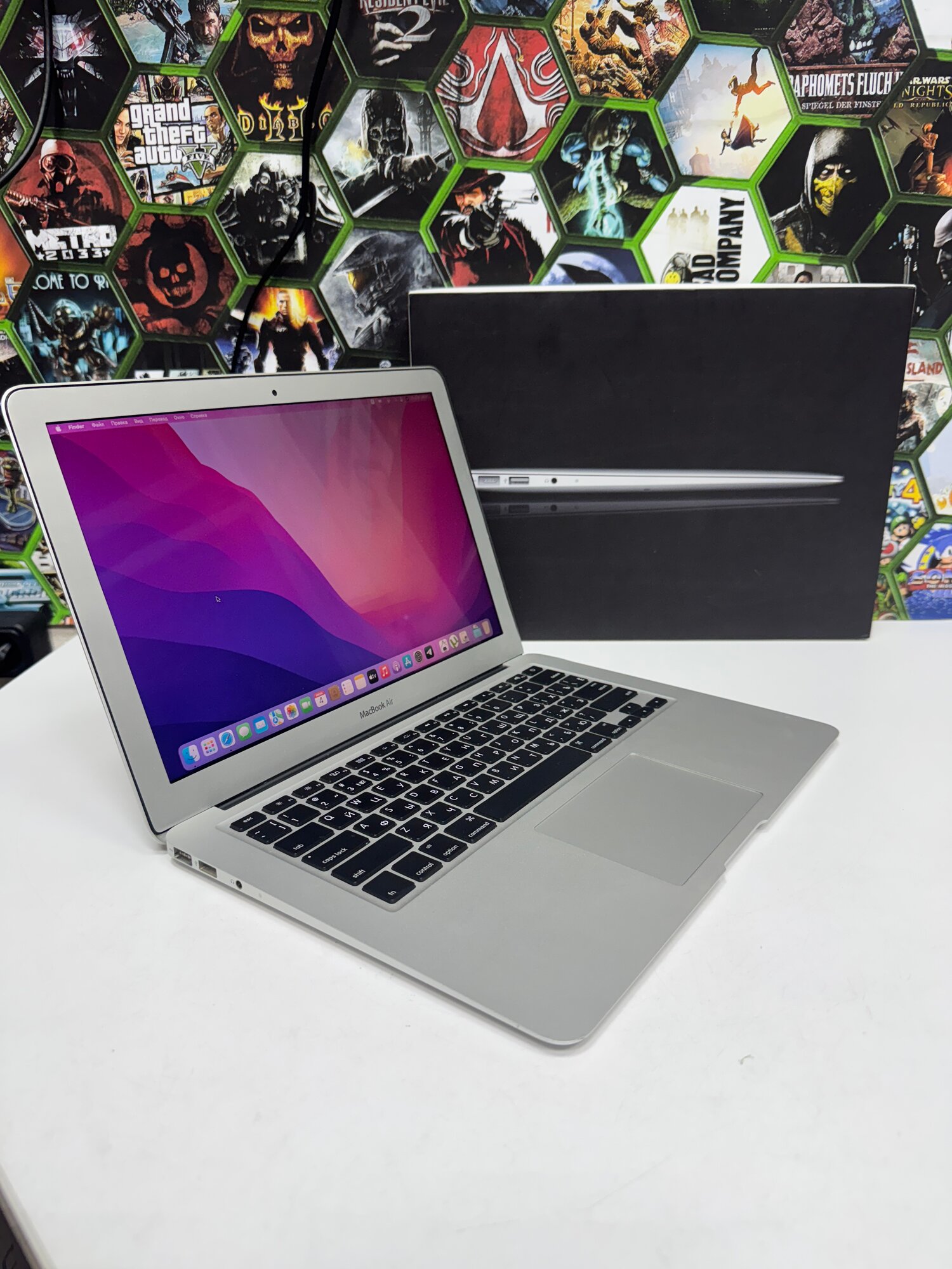 Apple MacBook Air 11 Early 2014 Intel Core i5 1.40Ghz, RAM 4 gb