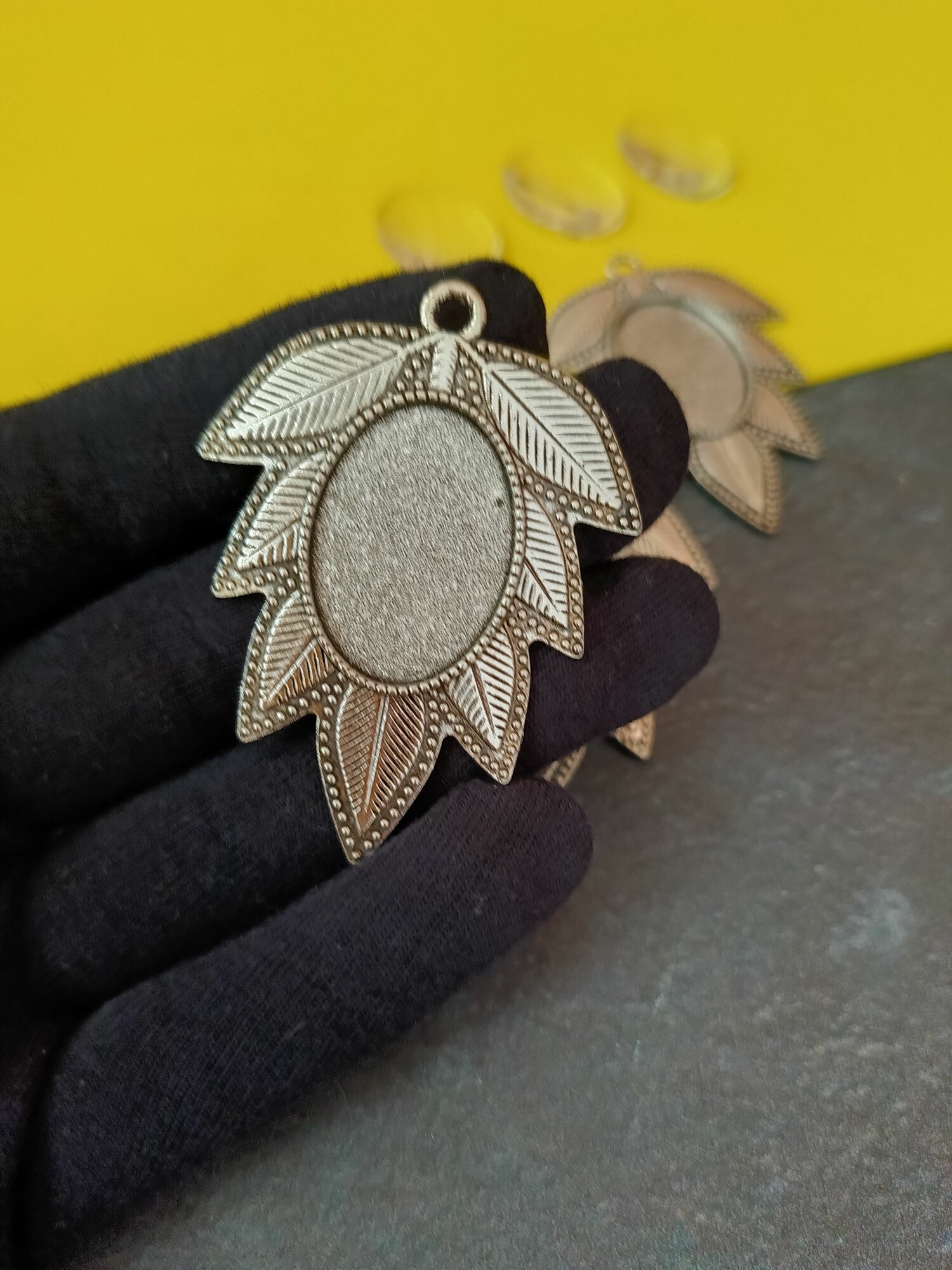 Кулон-сеттинг основа под кабошон 52*40мм 3шт — фото 1