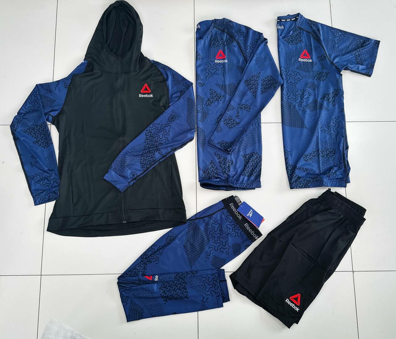 Костюм спортивный