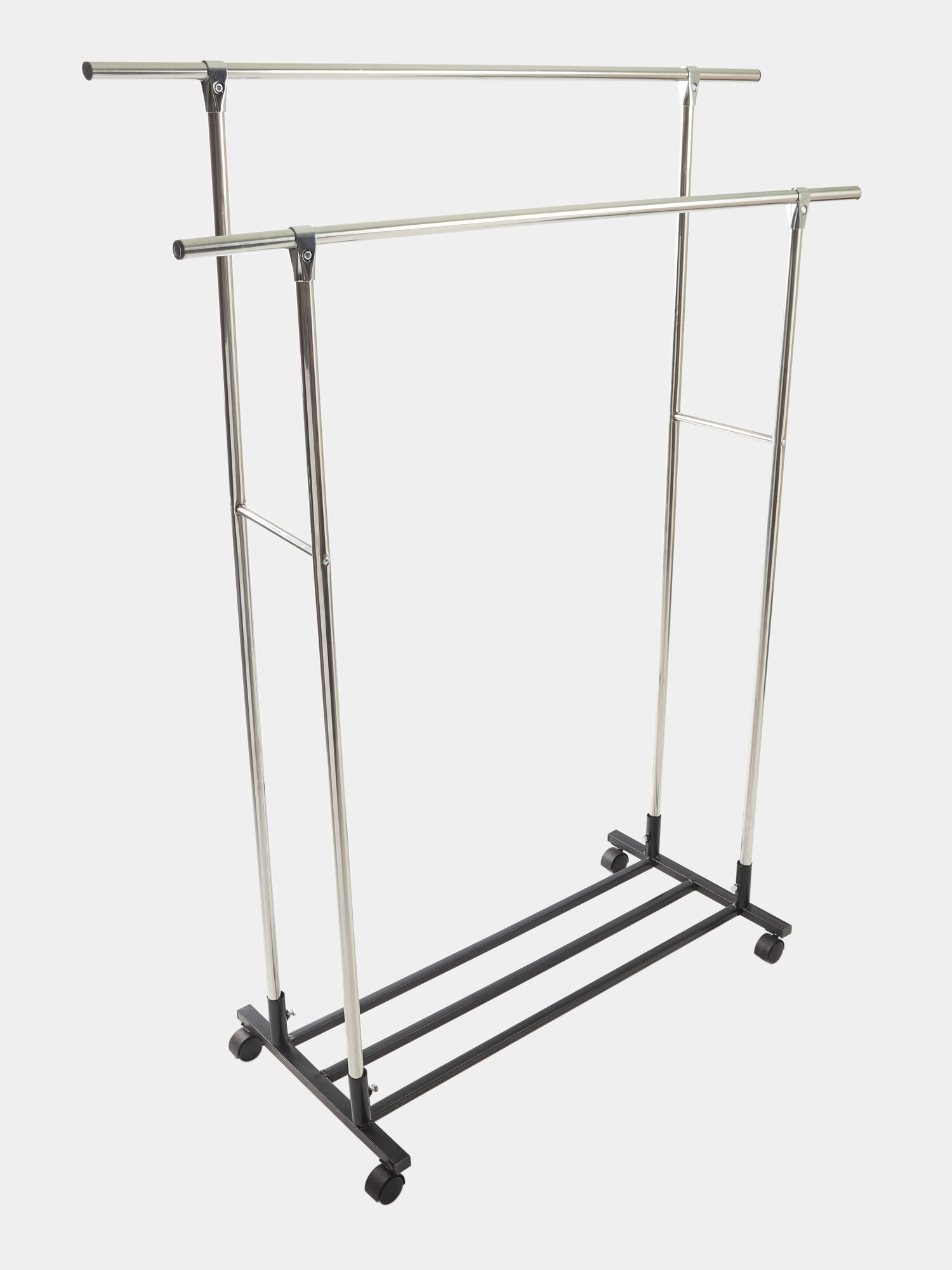 Вешалка для одежды оснащена железными колесами, очень прочная и выдерживает вес до, 80 кг