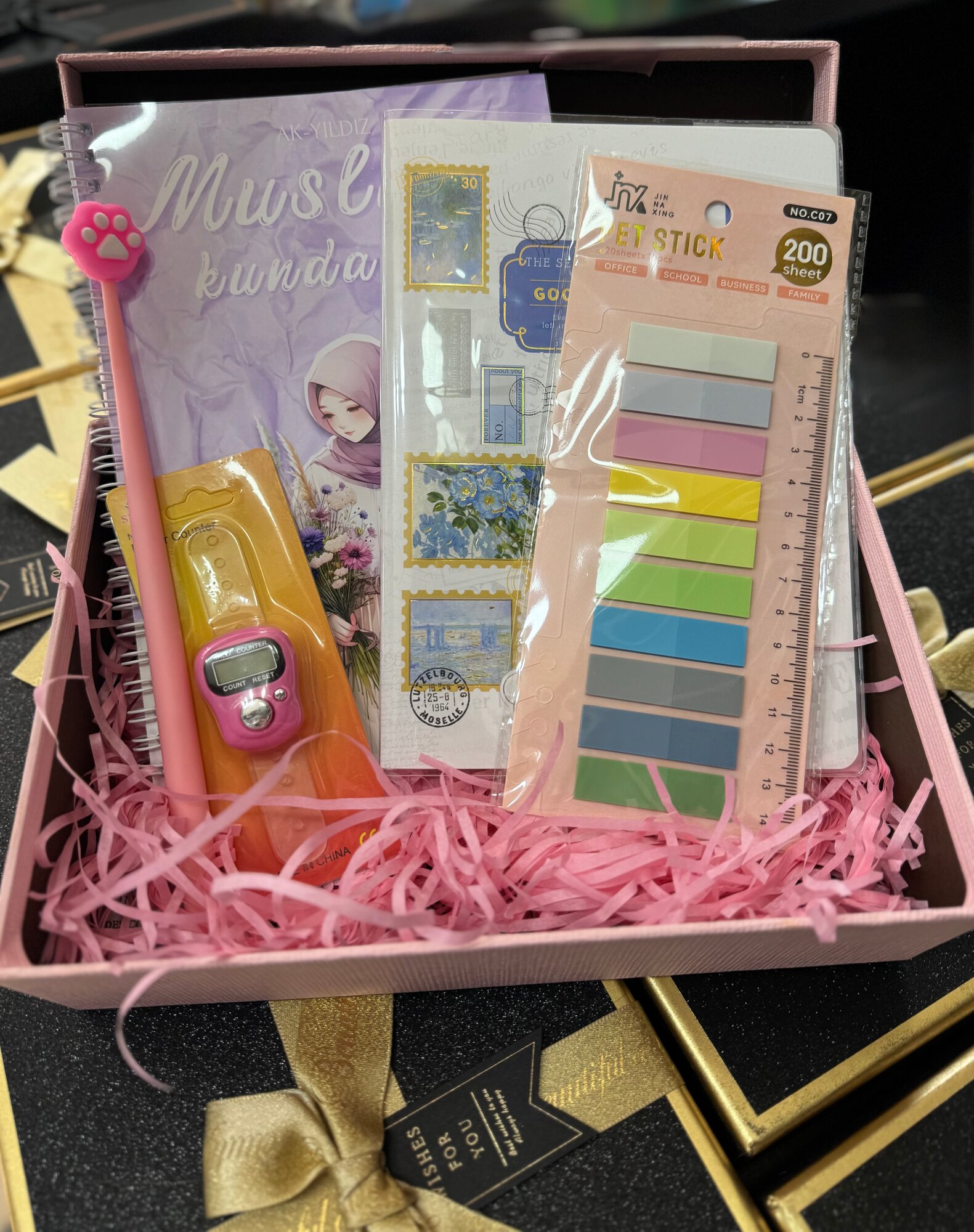 Стильный и нежный подарочный набор для девушек очен красивий