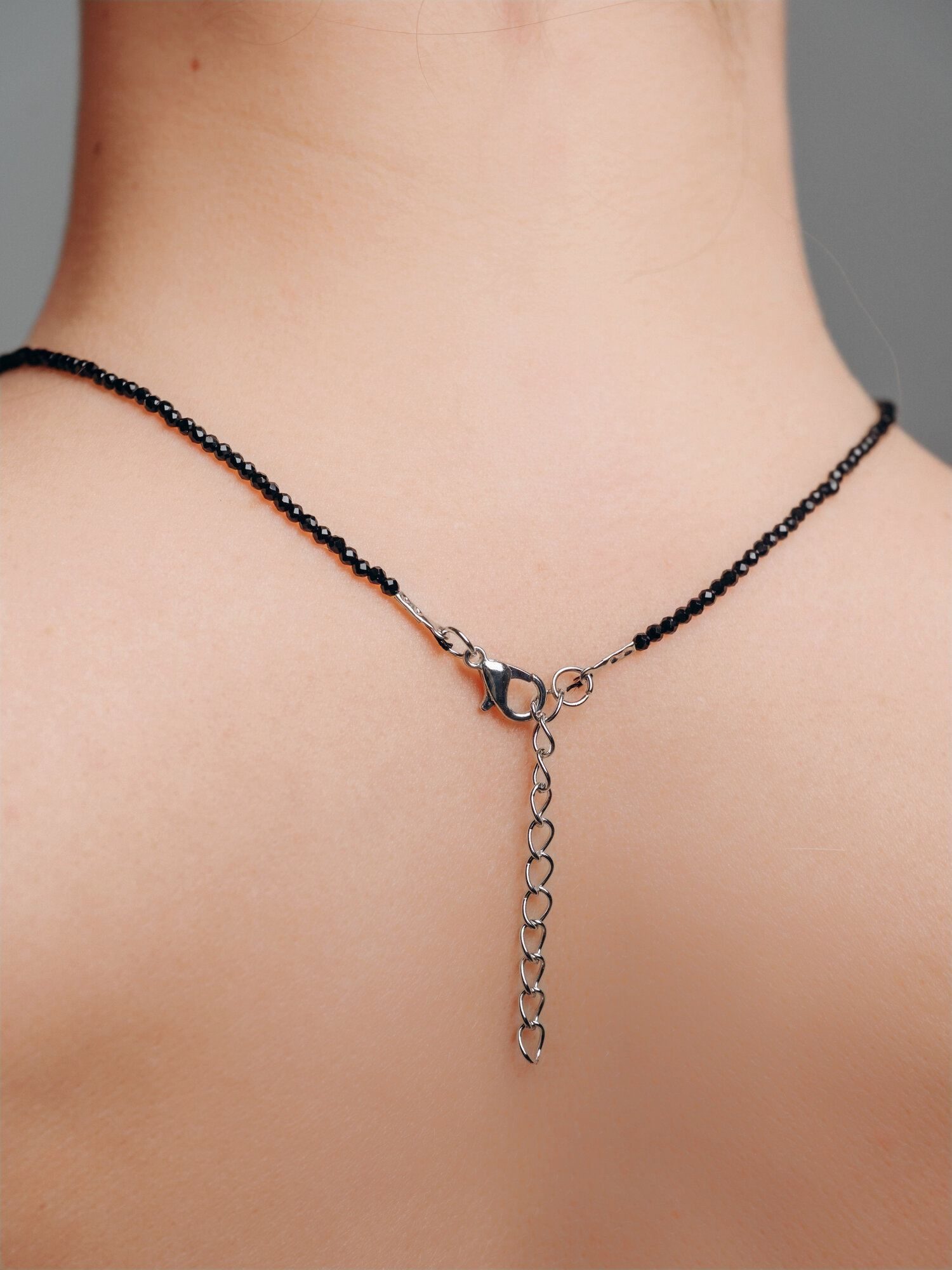 Чокер Цветные решения, длина 36 см, черный.. — фото 1