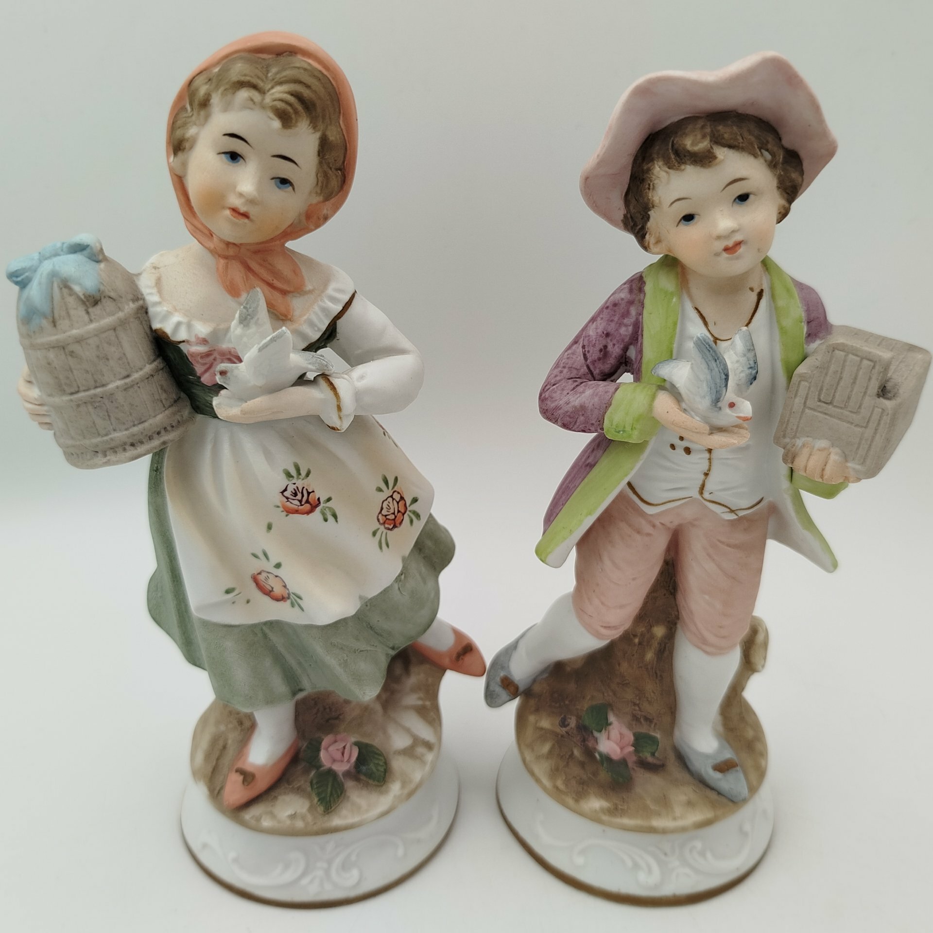 Статуэтки парные "Дети с голубками" ("Птичники"), фарфор, роспись