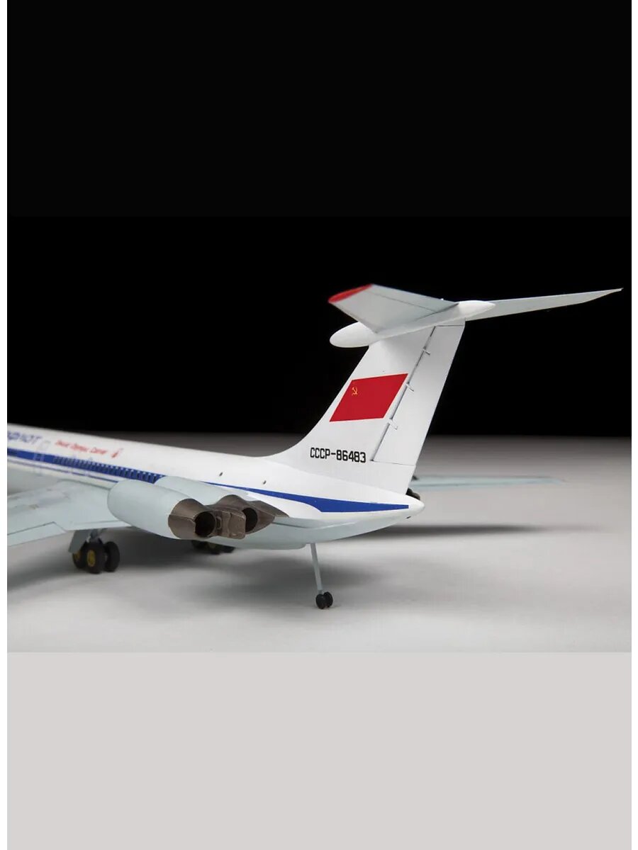 Сборная модель самолет Ил-62М — фото 1