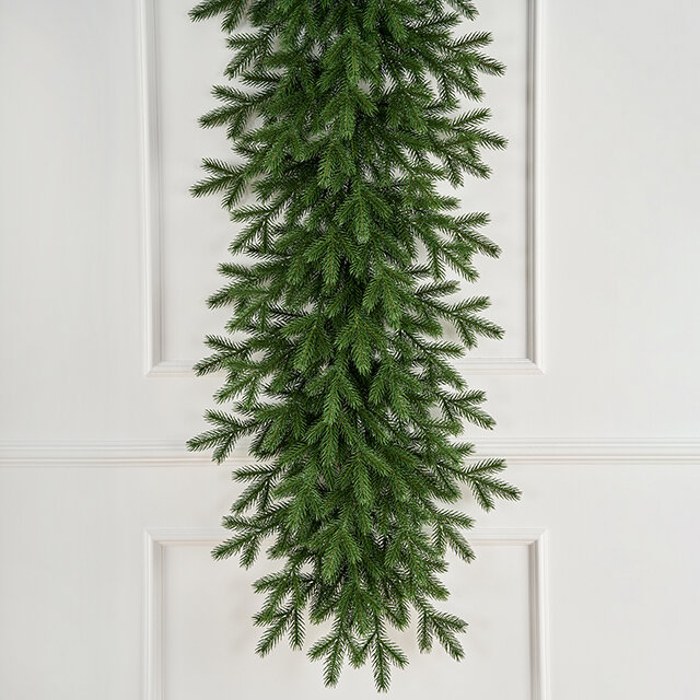 Хвойная гирлянда Версальская 150*35 см литая 100%