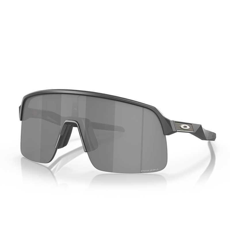Солнцезащитные очки Oakley