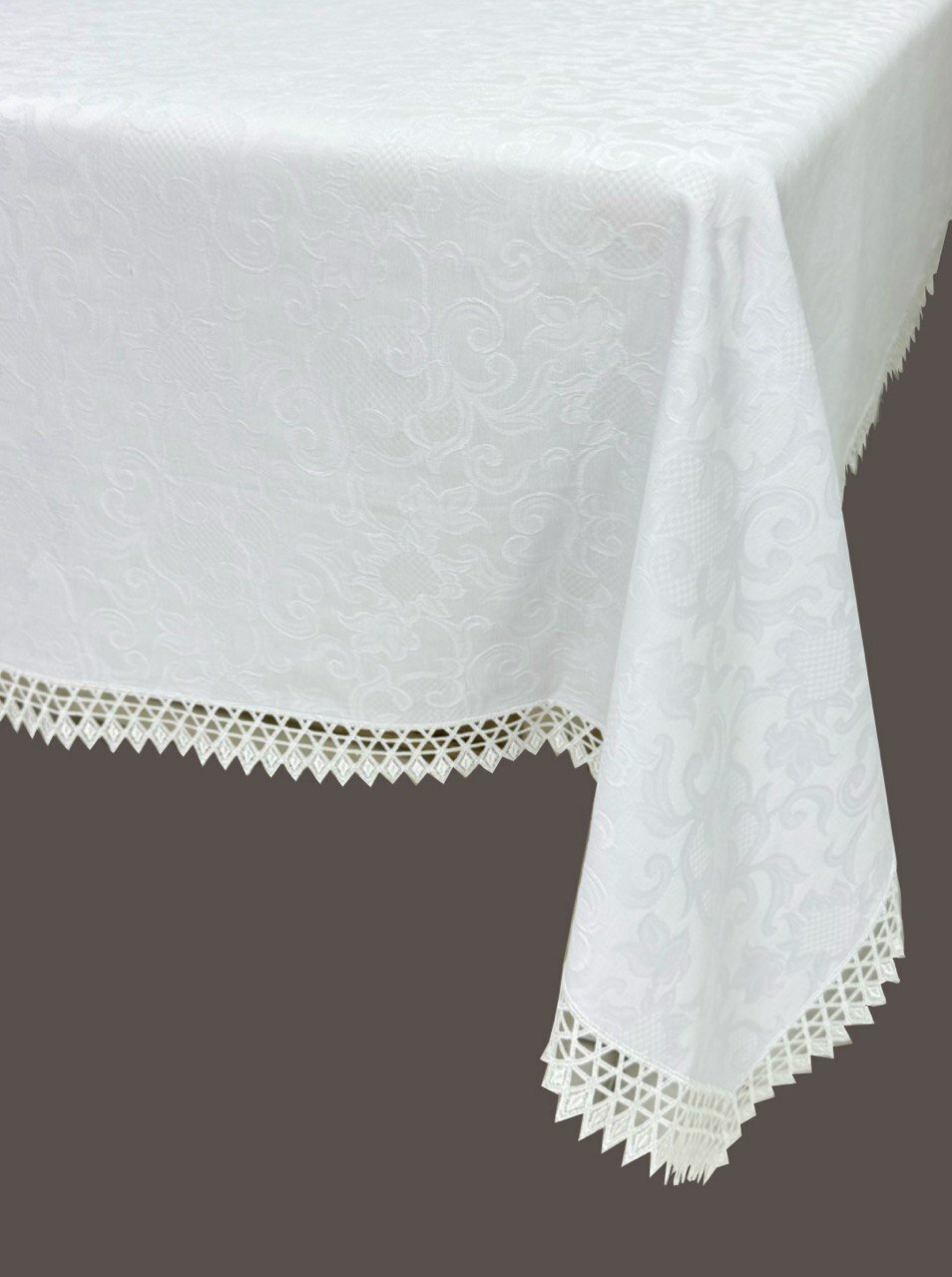 Скатерти для любого случая, нарядные и повседневные, разных размеров в подарочной упаковке