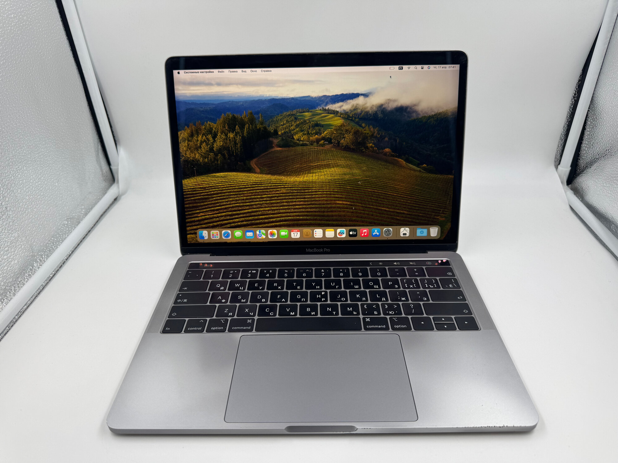 Ноутбук MacBook Pro 13 2018 г, 2560x1600, Intel Core i5 2,3 ГГц, 8/256 ГБ LPDDR3 2133 МГц, Intel Iris Plus Graphics 655, MacOS, серый космос, русская клавиатура