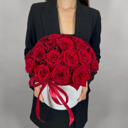 Изображение товара Композиция из живых цветов, цилиндр с красной розой 25 шт. "Ред наоми", ФЛАУ СТОР