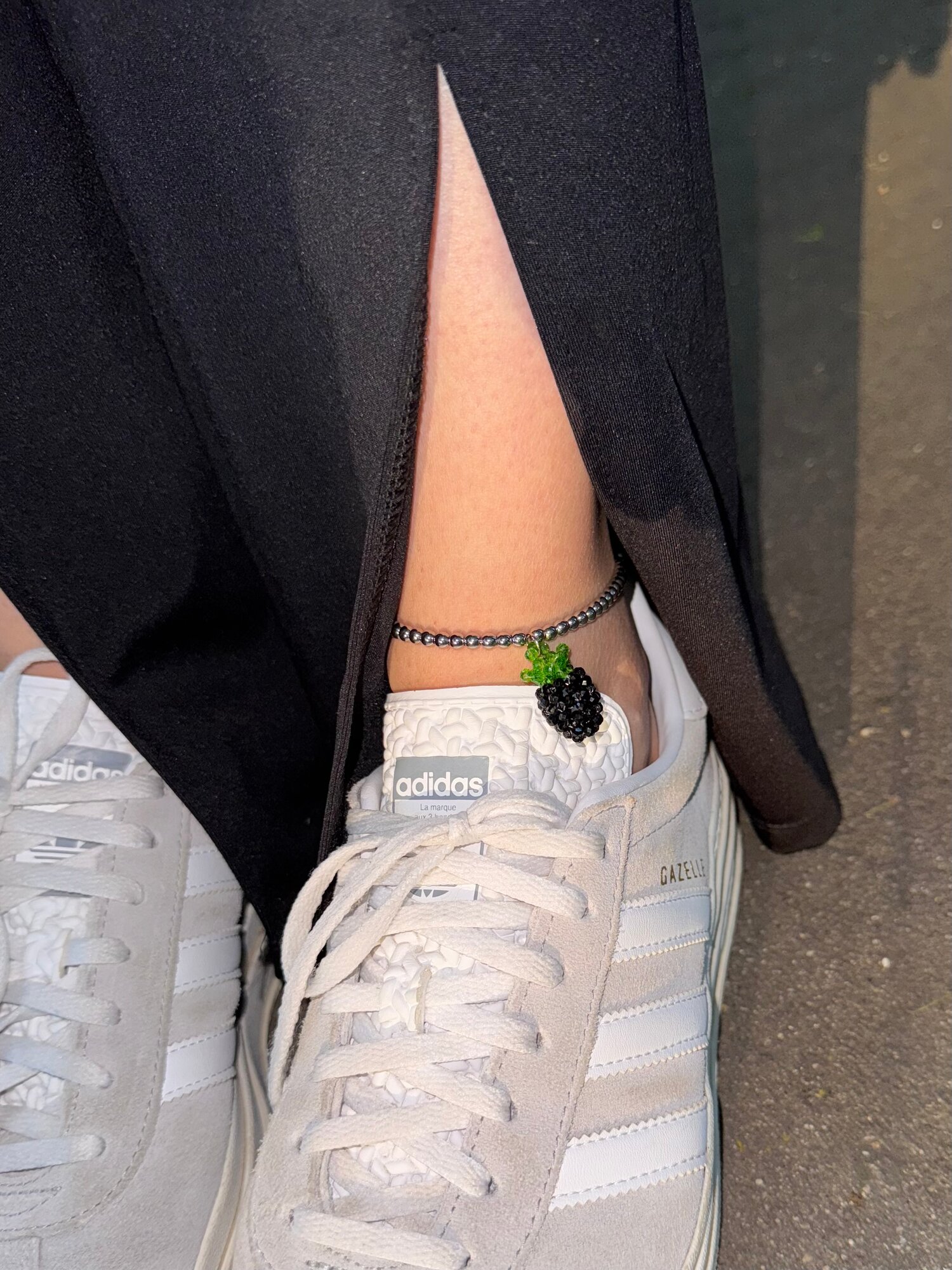 Браслет на ногу ALLUMER, длина 25 см, 1 шт., серебристый/черный — фото 1